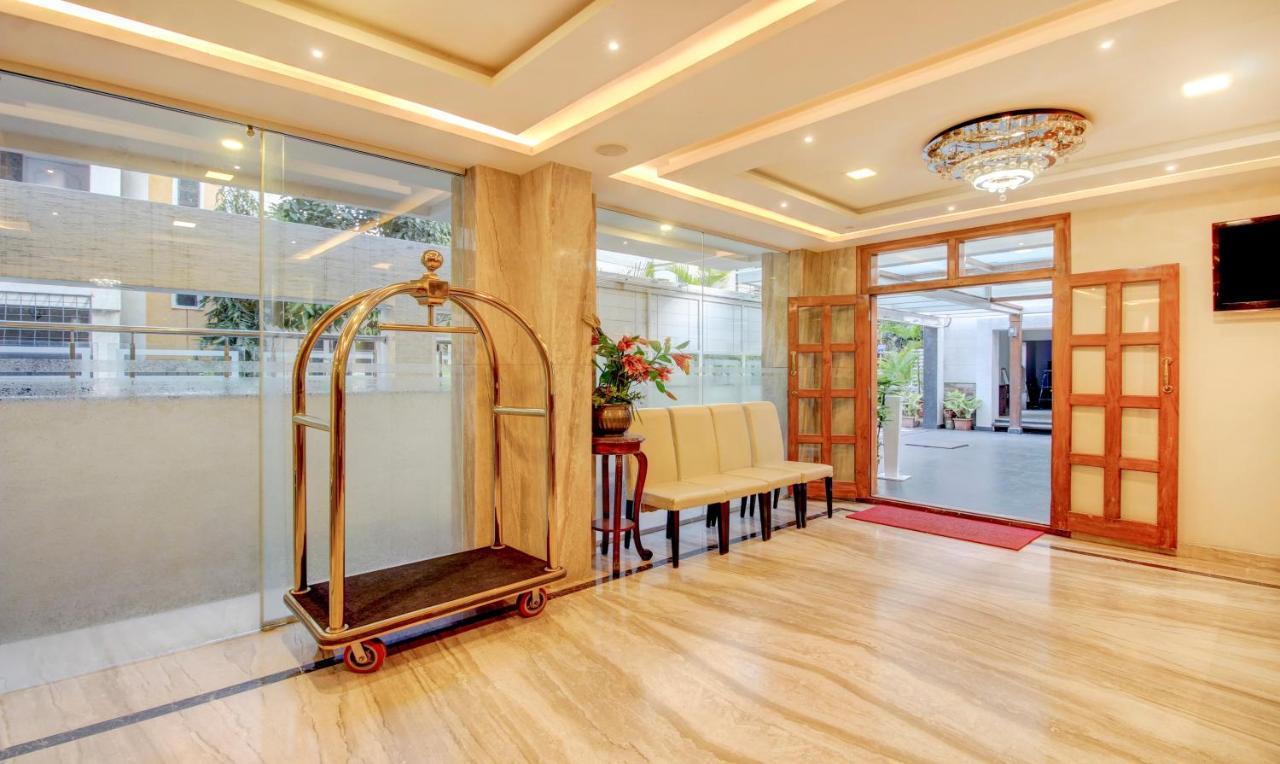 Treebo The Sai Leela Suites R T Nagar 班加罗尔 外观 照片