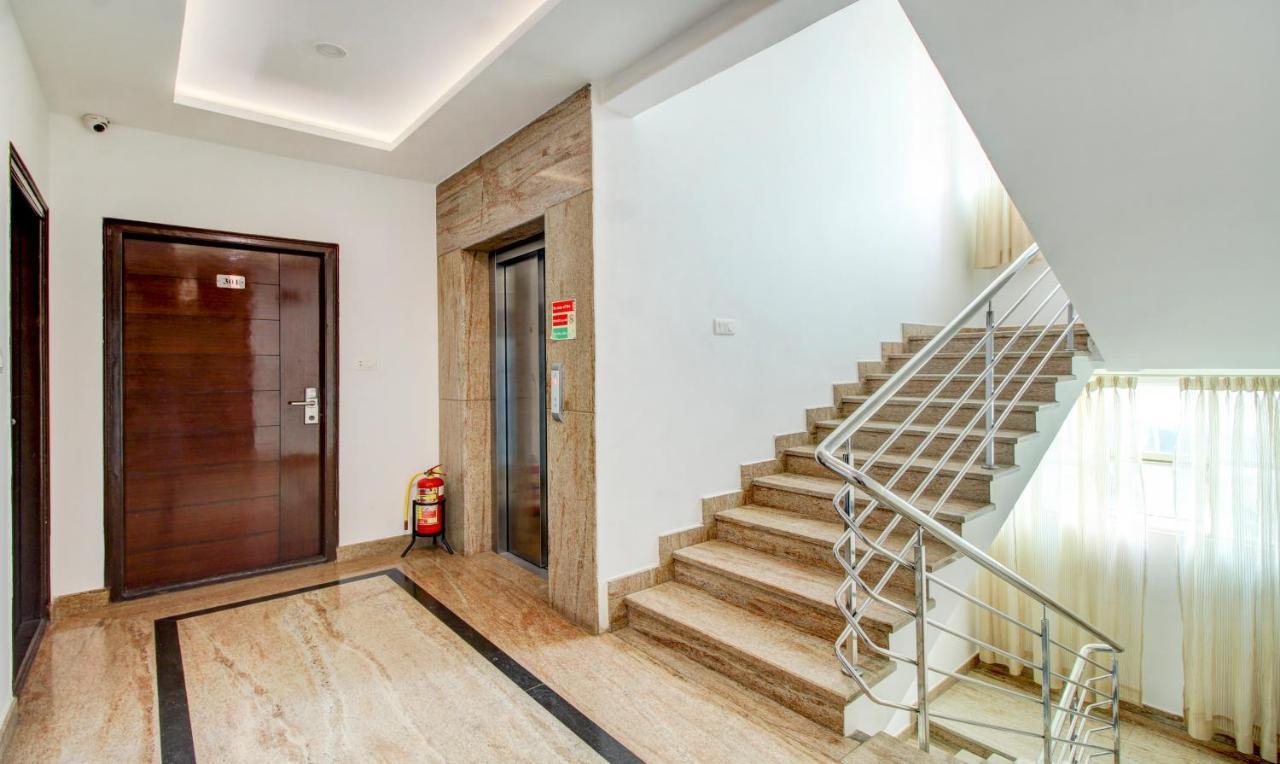 Treebo The Sai Leela Suites R T Nagar 班加罗尔 外观 照片