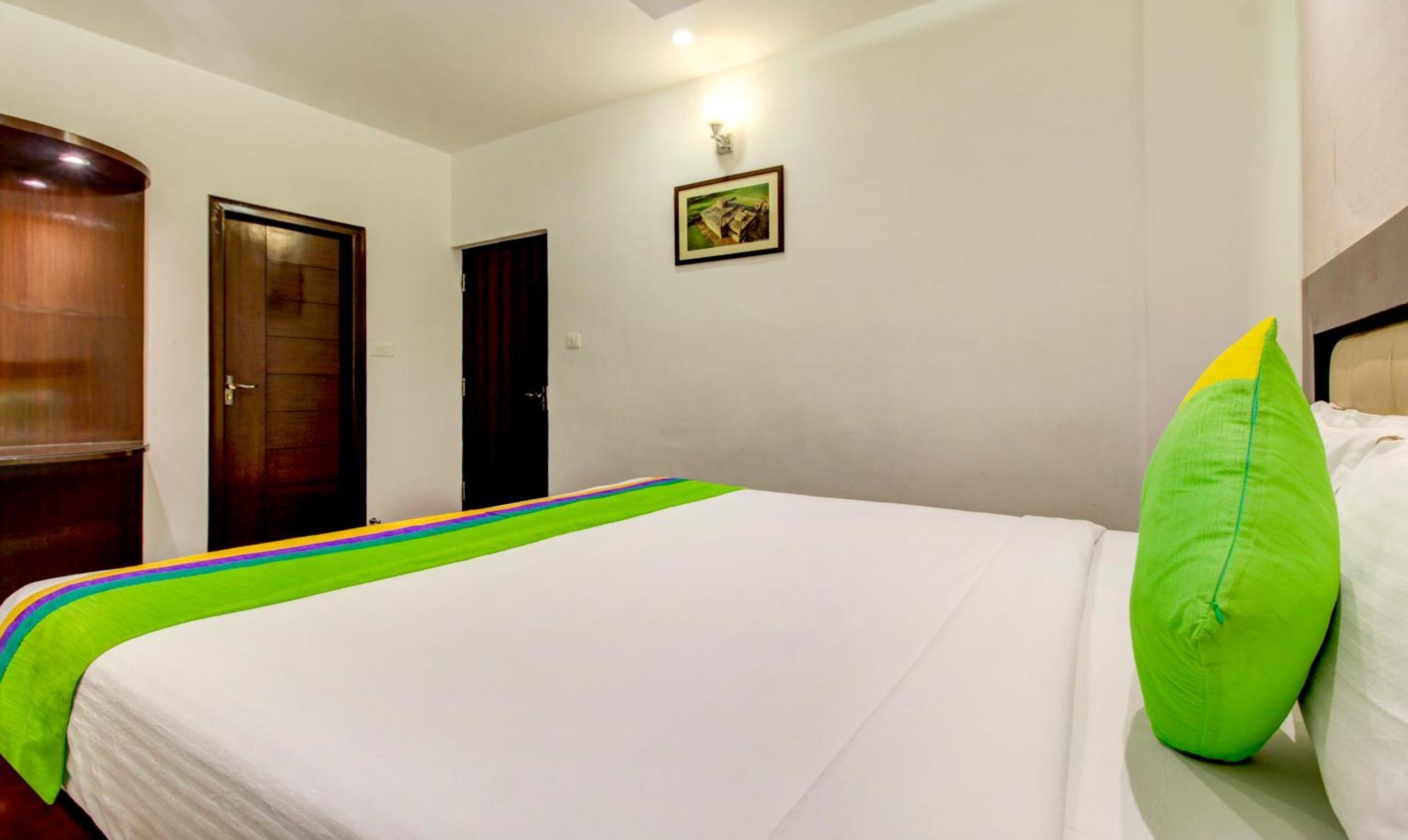 Treebo The Sai Leela Suites R T Nagar 班加罗尔 外观 照片