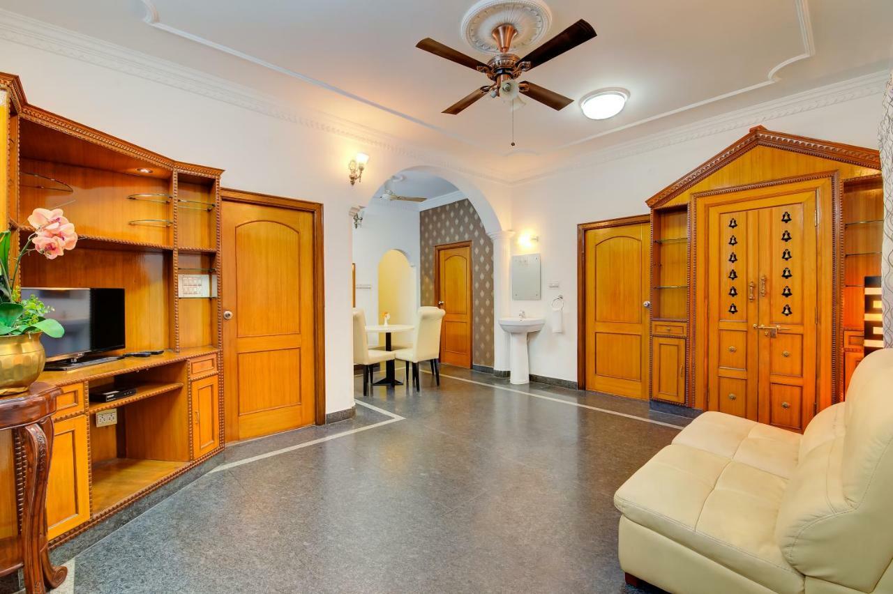 Treebo The Sai Leela Suites R T Nagar 班加罗尔 外观 照片